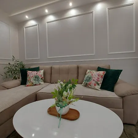 Kat 1 Apartment