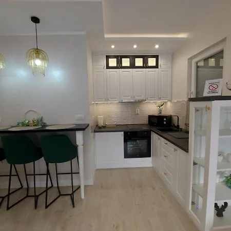 Kat 1 Apartment *