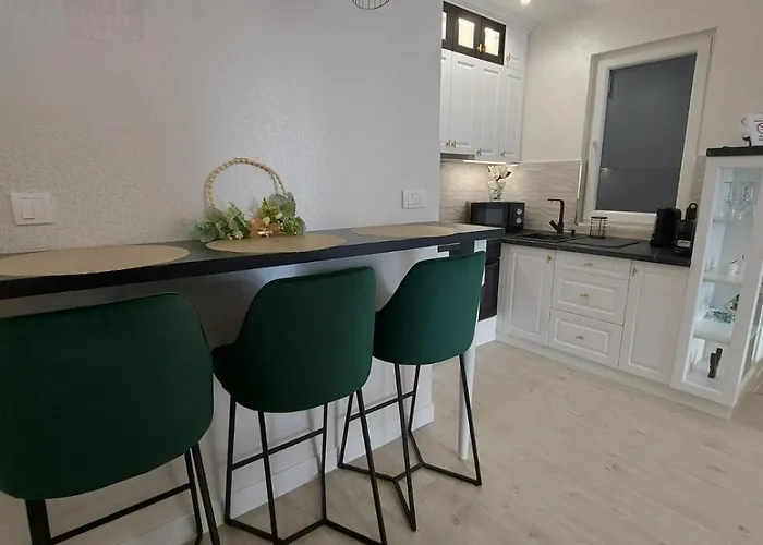 Kat 1 アパート スボティツァ