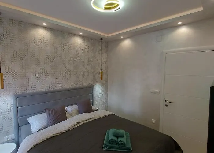 Kat 1 スボティツァ