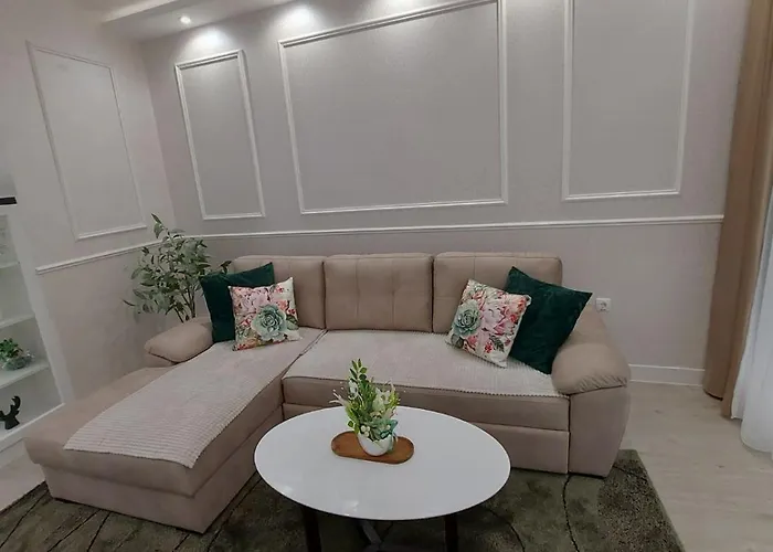 Kat 1 アパート スボティツァ